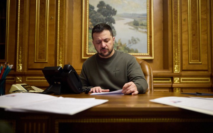 Зеленський увів у дію санкції проти 6 росіян, які користуються українськими документами