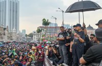 У Малайзії тисячі людей вийшли на мітинг з вимогою відставки прем'єр-міністра 