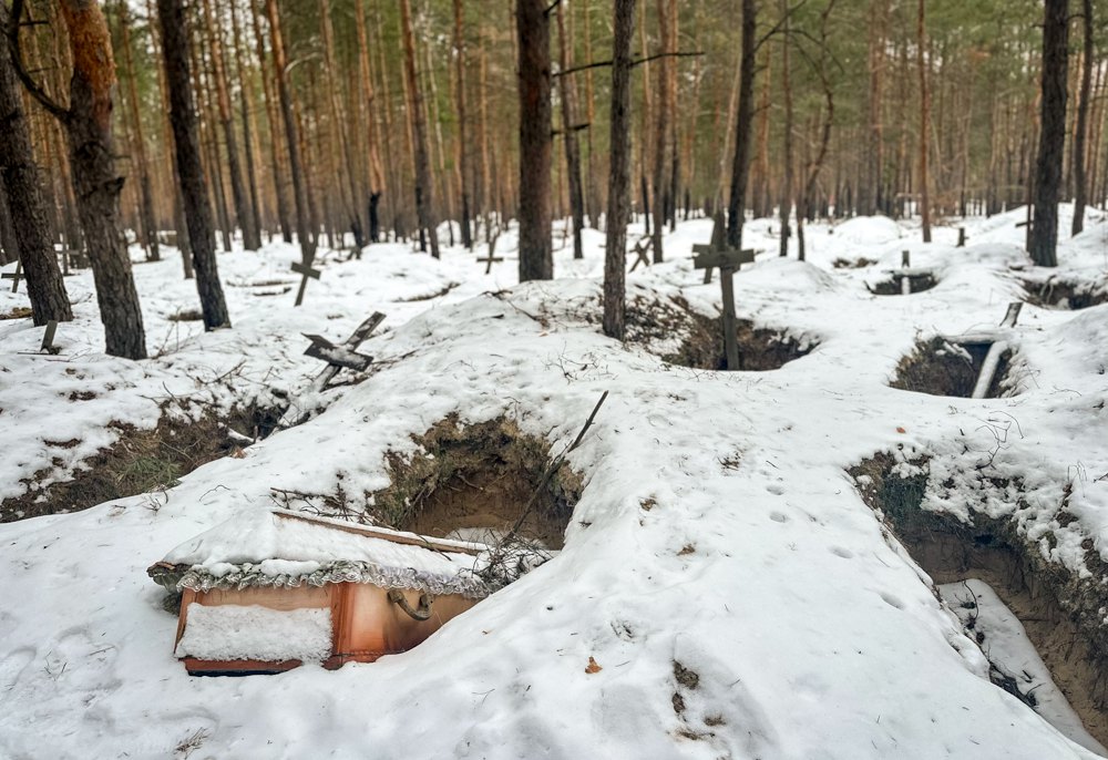 Місце масового поховання Ізюм на Харківщині