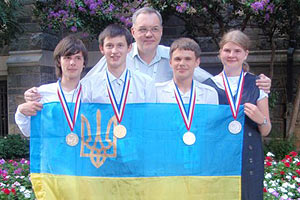 Украинские школьники завоевали высшие награды на всемирной олимпиаде по химии
