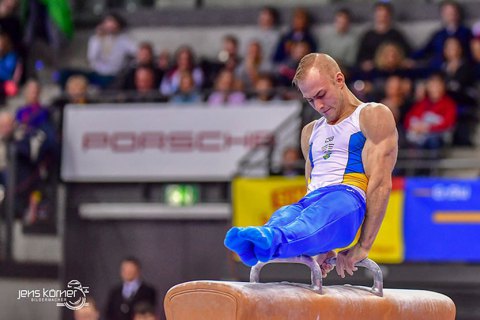 Украинец Пахнюк лидирует на Кубке мира по спортивной гимнастике