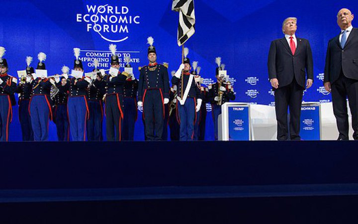 Засновник Всесвітнього економічного форуму в Давосі оголосив про відставку