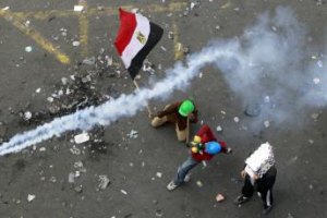 Полиция применила газ против демонстрантов в Каире 