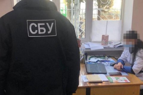 У Києві, Львові та Рівному викрили мережі COVID-аферистів