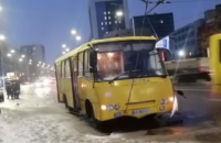 В Киеве обрыв контактной линии привел к остановке троллейбусов, курсирующих в район аэропорта "Киев"