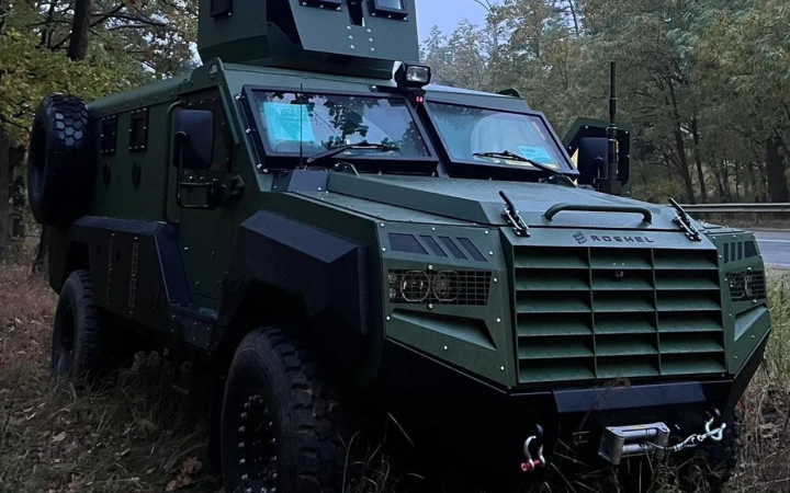 Українські військові отримали бронеавтомобілі Senator нової версії