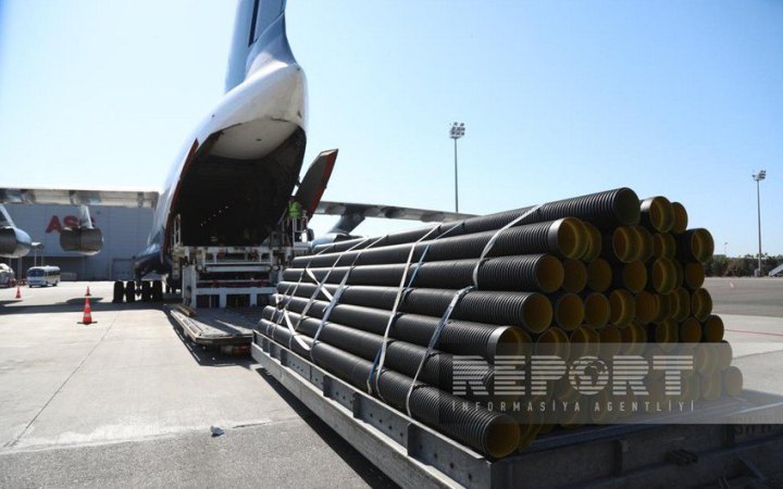 Азербайджан відправив чергову гуманітарну допомогу до України