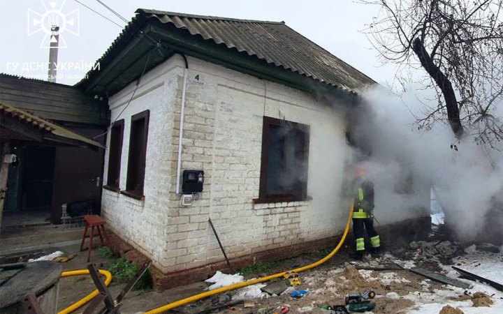 На Чернігівщині під час пожежі загинули жінка і двоє дітей