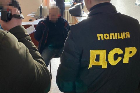 В Сумской области на взятке в 5 тыс. долларов задержали руководителя госпредприятия