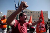 ​В Греции работники судостроительной компании штурмовали здание Минобороны