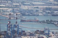Україна просить Ізраїль роз’яснити захід до порту Хайфи судна тіньового флоту РФ з краденим українським зерном