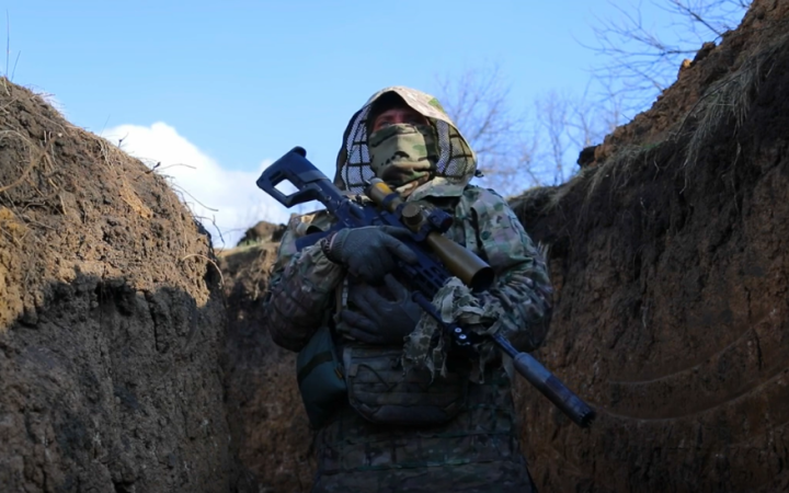 Снайпери на фронті опановують усю стрілецьку зброю, що стоїть на озброєнні Сил оборони та ворога 