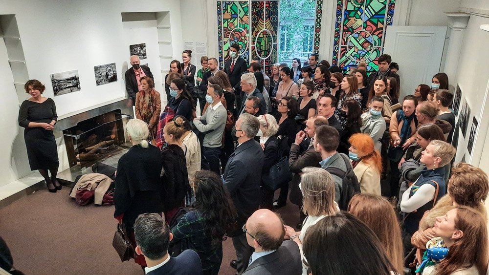 Відкриття виставки ‘Незламні’ в Українському культурному центрі в Парижі.