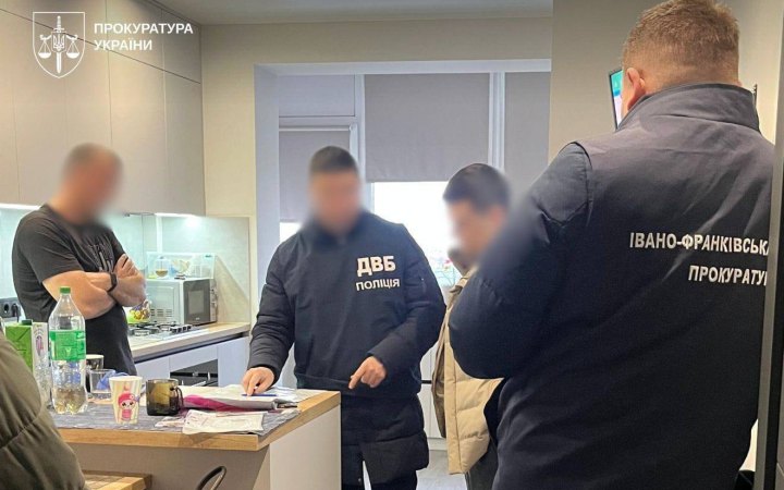 На Прикарпатті посадовця поліції судитимуть за підозрою в привласненні 2,7 млн грн батька загиблої захисниці «Азовсталі»