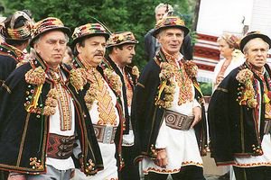 Росіяни та українці їдуть в Карпати порівнювати гуцулів з індіанцями