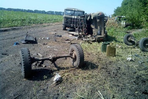 В Луганской области боевики обстреляли "КамАЗ" с военными