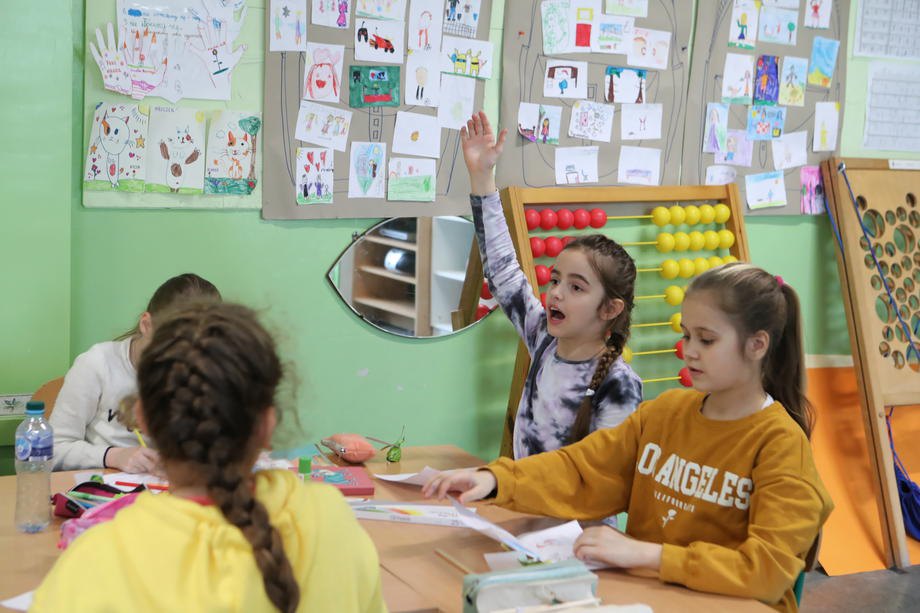 Діти з України на уроці польської мови в школі Лодзі, Польща, 20 квітня 2022.