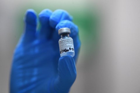 Израиль заявил, что контрабанда вакцины для "подпольных прививок" украинских чиновников невозможна