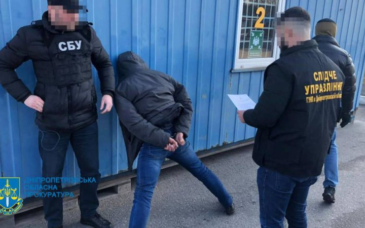Правоохоронці знешкодили групу вимагачів неіснуючих боргів з мешканців Дніпра