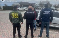 Прикордонники викрили підозрюваних в організації переправлення чоловіків за кордон