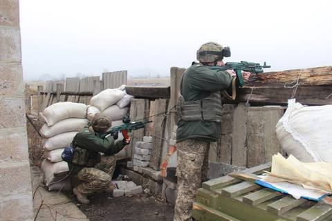 За сутки боевики 54 раза обстреляли силы АТО на Донбассе
