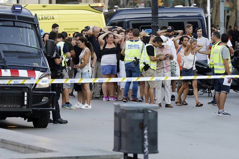 Полиция застрелила вероятного исполнителя теракта в Барселоне (обновлено)