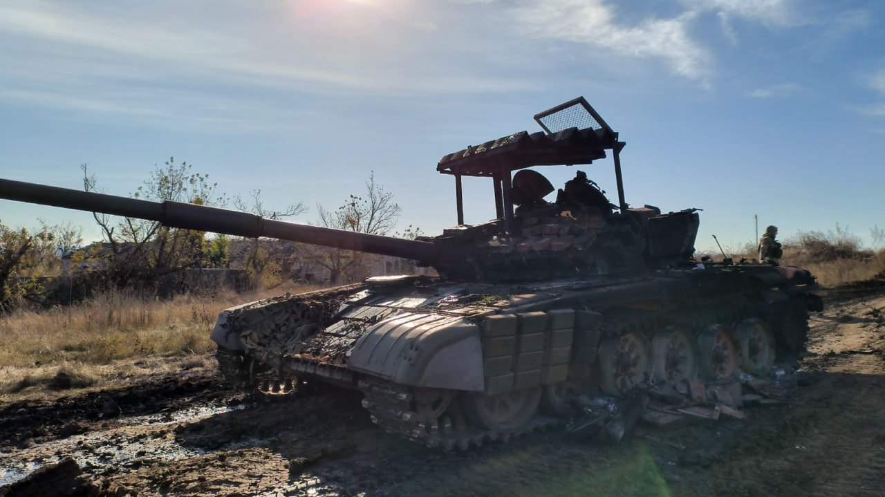Російський танк Т-72АВ, знищений під Авдіївкою