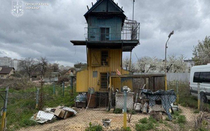 У Києві суд зобов'язав приватне товариство знести голубник