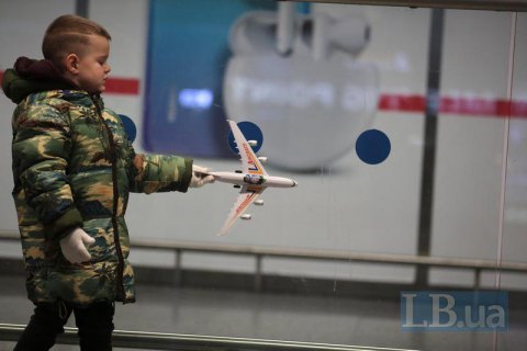 Киевские аэропорты за год обслужили почти 18 млн пассажиров