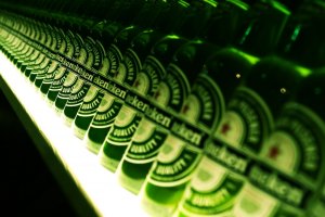 Heineken оштрафували через зелене пиво