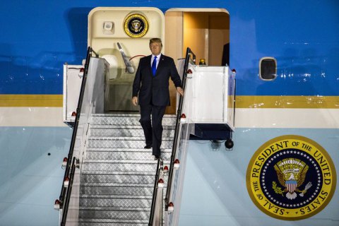 Трамп прилетел в Сингапур для встречи с лидером КНДР