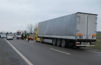 Украинский дальнобойщик погиб из-за ДТП в очереди на польской границе