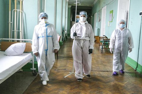 За сутки в Украине коронавирус диагностировали у 917 человек