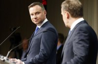 У Польщі уряд звільнив керівництво державних ЗМІ. Президент Дуда запротестував