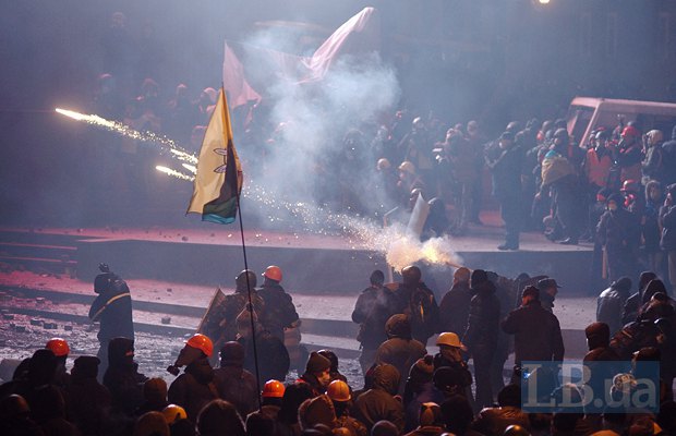 Кровавые события на Грушевского. ФОТО. ВИДЕО