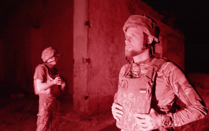 «Гра на перехоплення»: поле битви і футбольне поле 