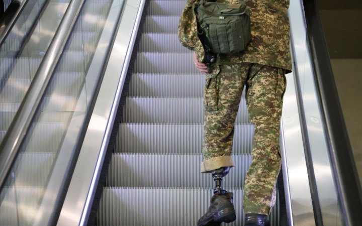 Безоплатне протезування: з початку цього року 56 тисяч українців отримали 208 тисяч засобів реабілітації за держпрограмою