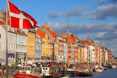 Парламент Данії схвалив конфіскацію цінних речей біженців
