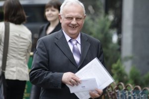 Дружина Близнюка значно багатша за міністра