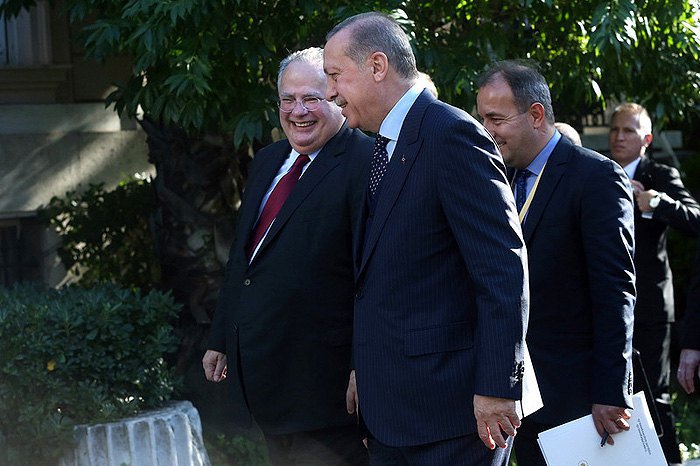 Президент Турции Реджеп Тайип Эрдоган и Глава МИД Греции Никос Котзиас