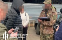 Судитимуть правоохоронця, який хотів налагодити бізнес з переправлення чоловіків до Молдови