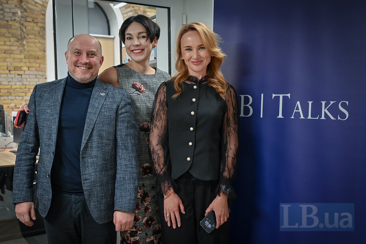 Олександр Слобожан, Соня Кошкіна і Катерина Співакова(праворуч)