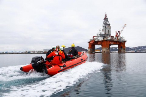 Грінпісівці піднялися на нафтову вежу в Норвегії