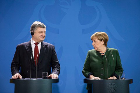 Порошенко обсудил с Меркель итоги ее переговоров с Путиным