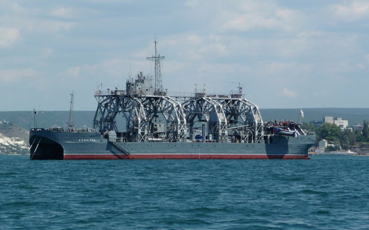 Речник ВМС підтвердив ураження корабля "Коммуна" в окупованому Севастополі, — ЗМІ