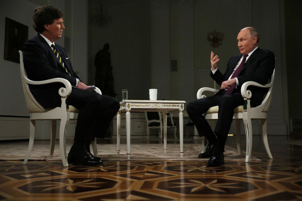 Путін під час інтерв’ю Такеру Карлсону в Кремлі, 6 лютого 2024 р.