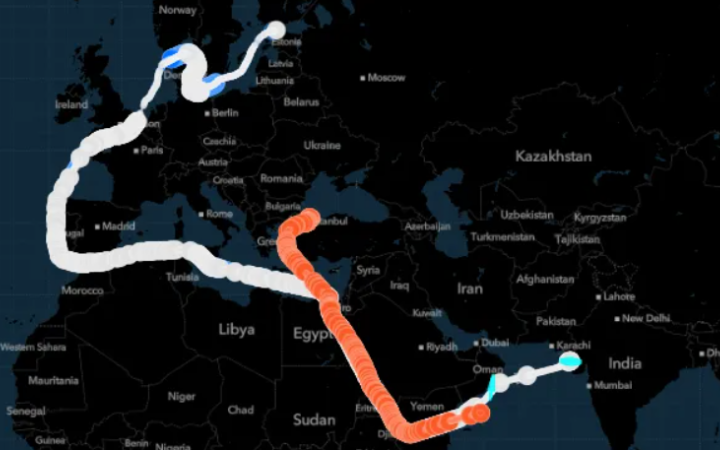 Bloomberg: щонайменше три танкери з російською нафтою прямують до найбільшого НПЗ Індії
