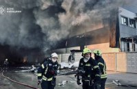 У Броварському районі гасили масштабну пожежу на складі (оновлено)