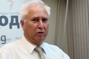 Регіонал не впевнений, що Янукович підпише закон про мови