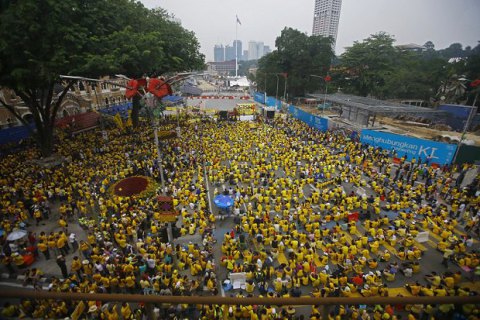 У Малайзії десятки тисяч людей другий день протестують проти прем'єр-міністра
